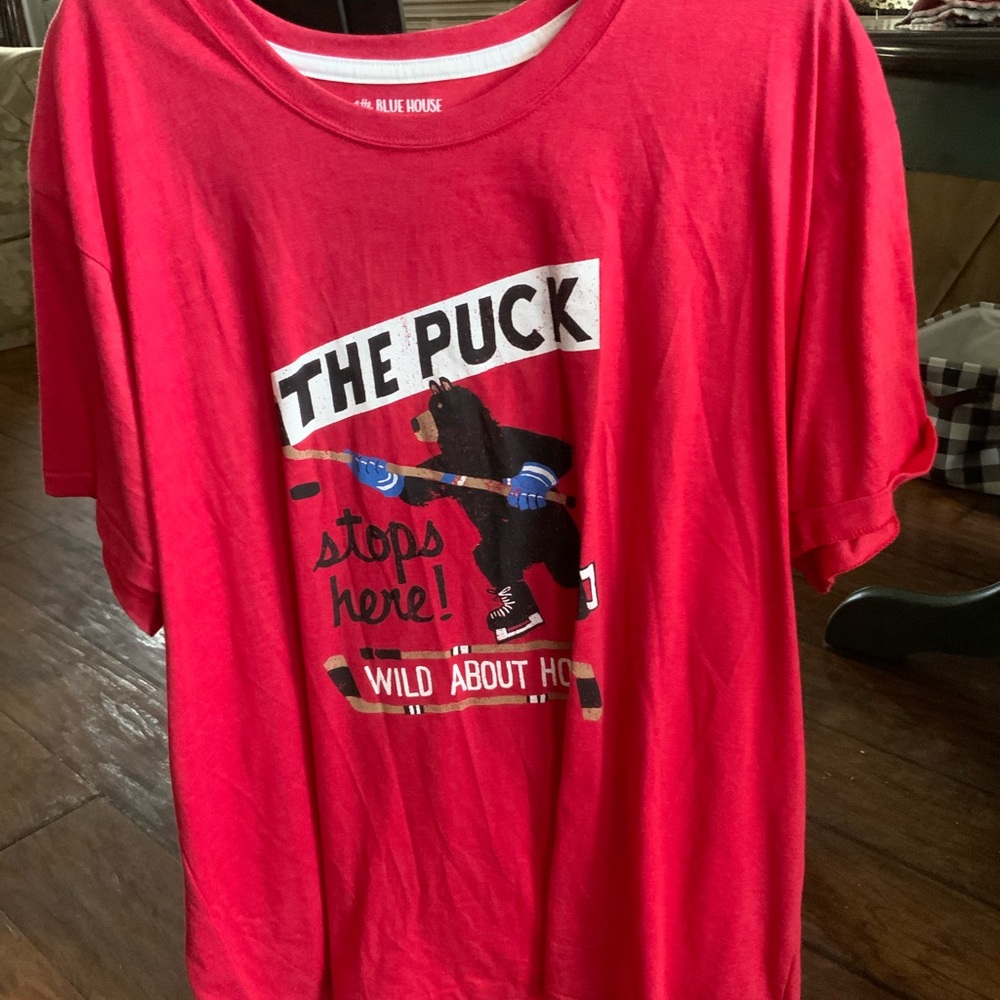 Red Little Blue House Hockey Men's Short Sleeve Tee